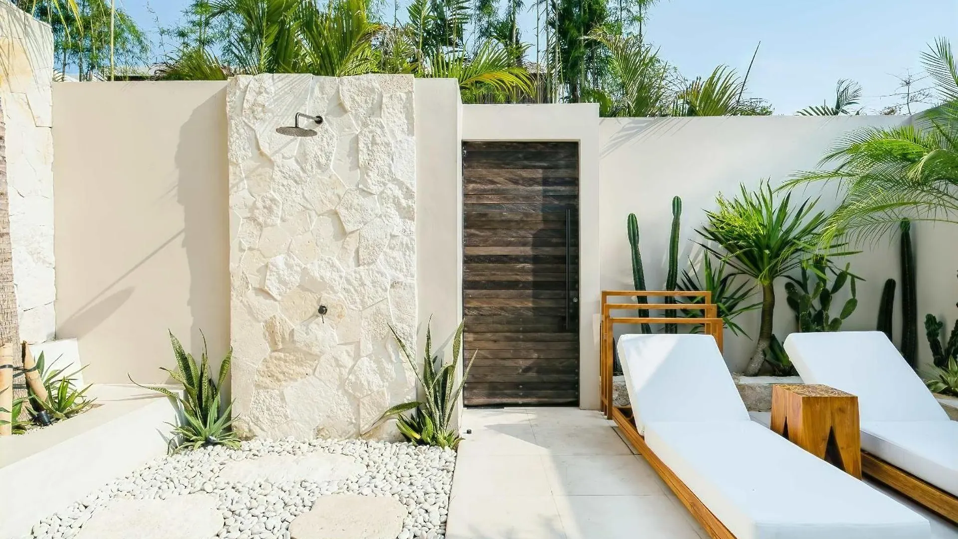 Tropical Villa With Pool In Bingin Pecatu  Indonesia